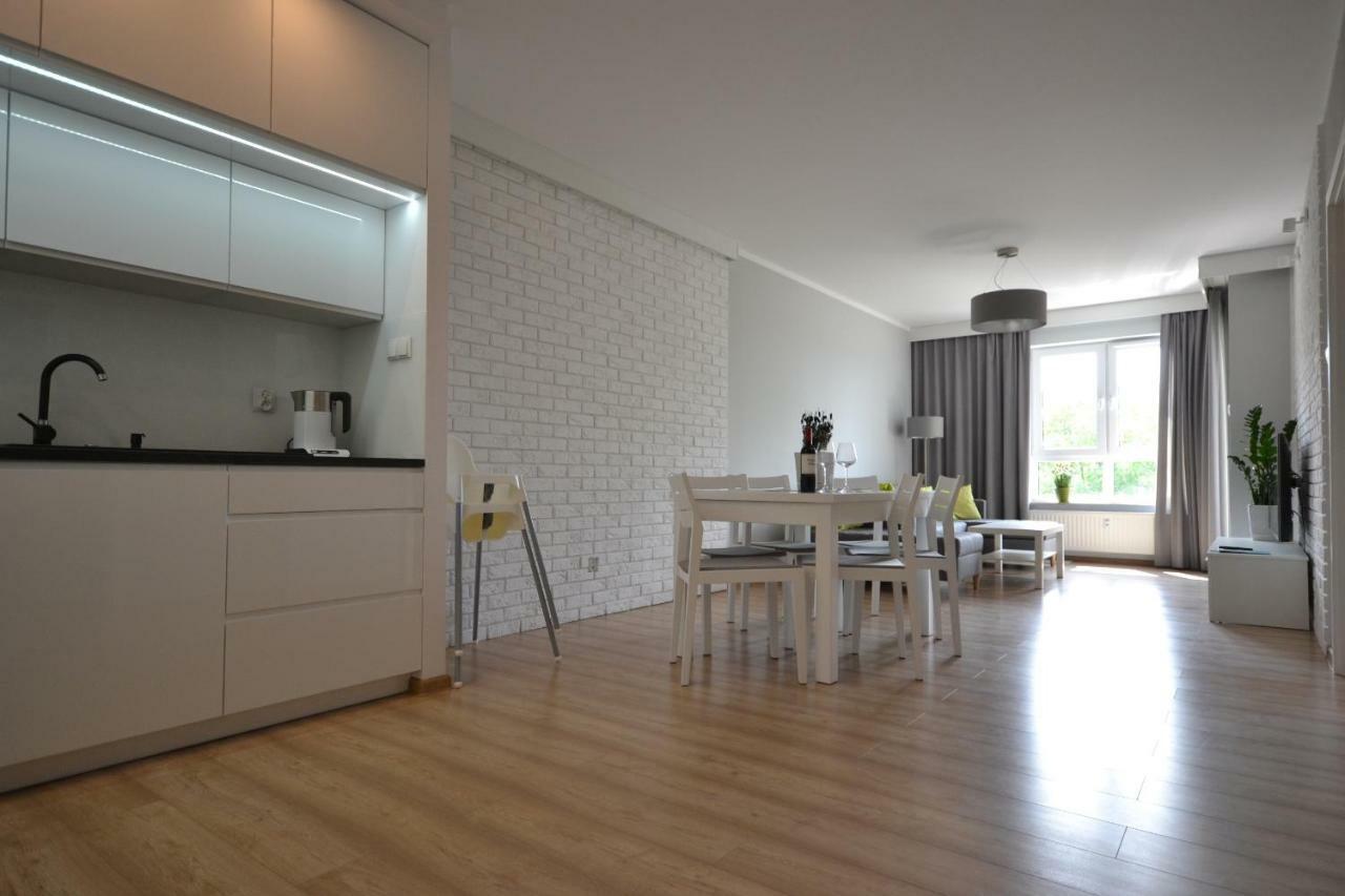 Grand De Luxe Solna Apartment โควอบเซก ภายนอก รูปภาพ