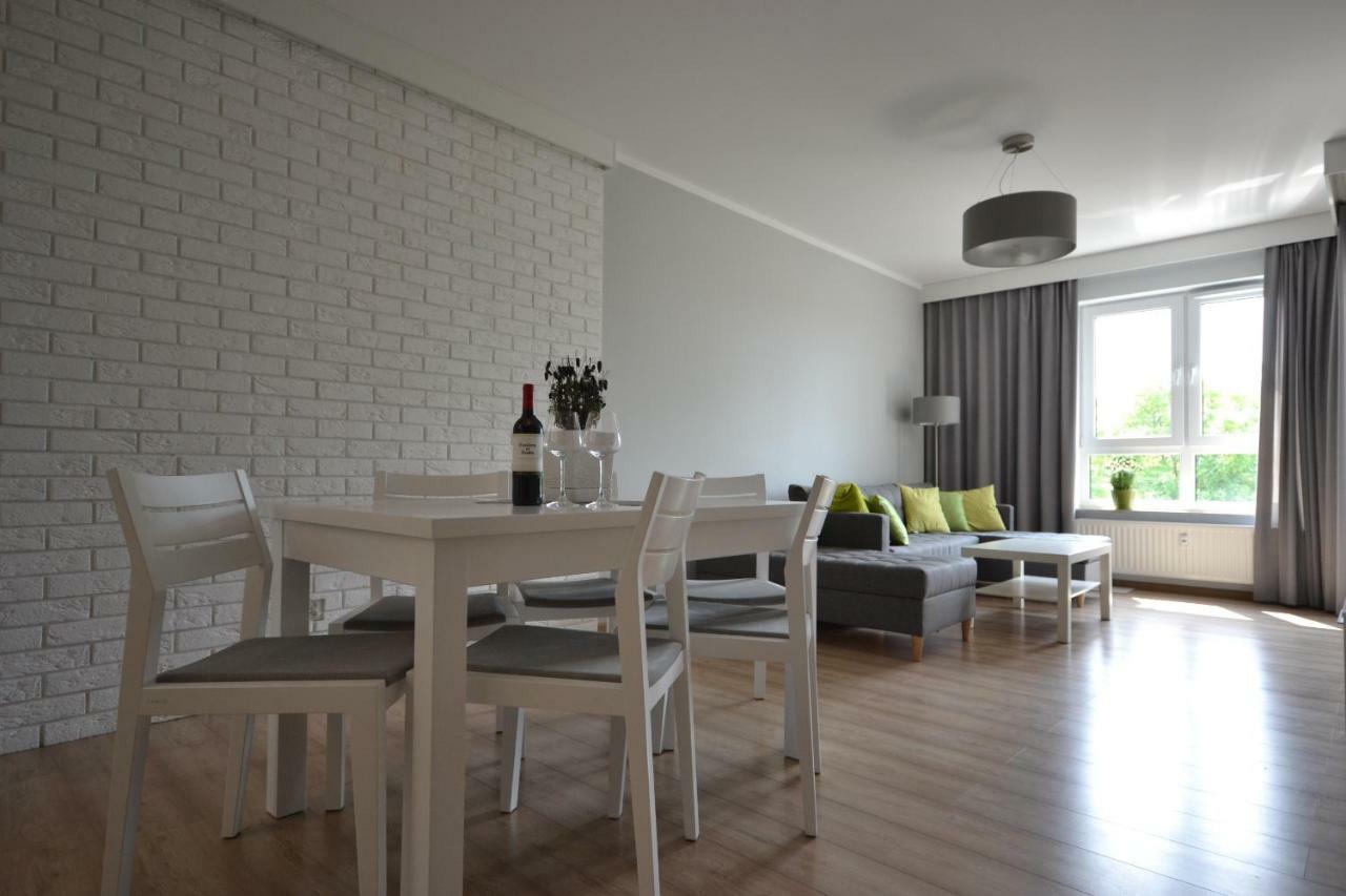 Grand De Luxe Solna Apartment โควอบเซก ภายนอก รูปภาพ